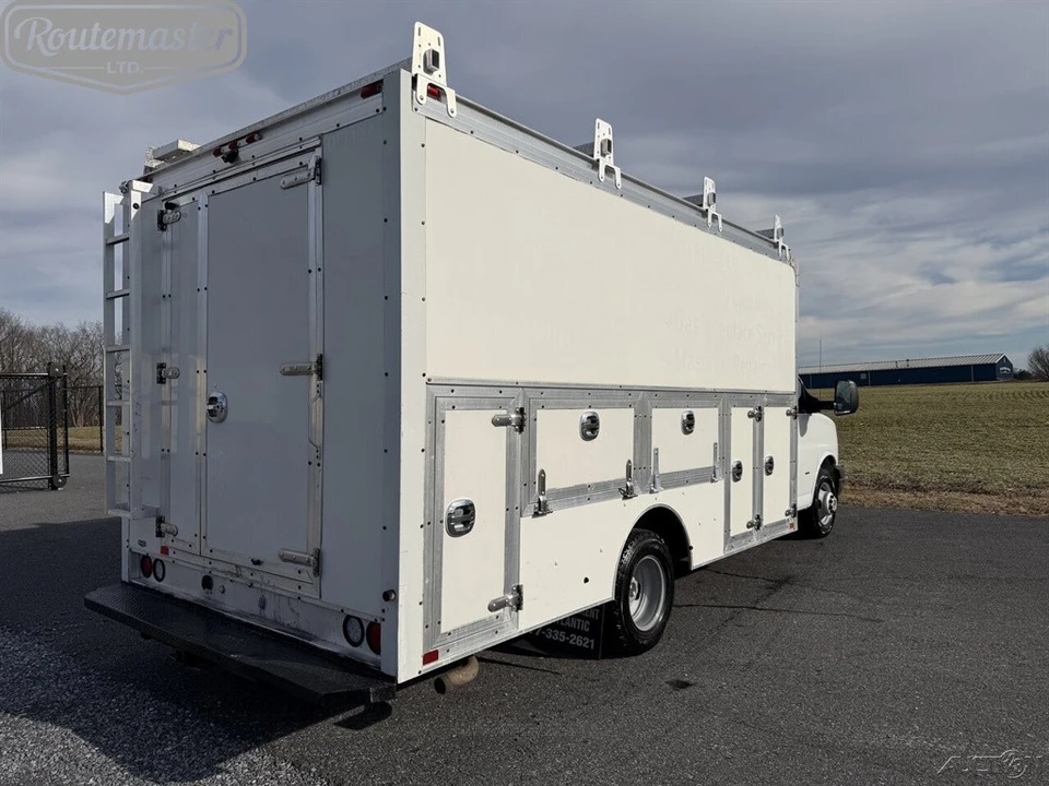 2019 Chevrolet Express - Image 7 of 12