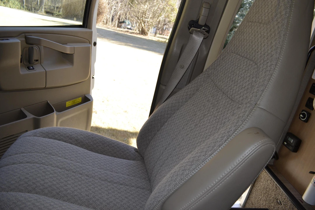 2019 Chevrolet Express - Image 23 of 23