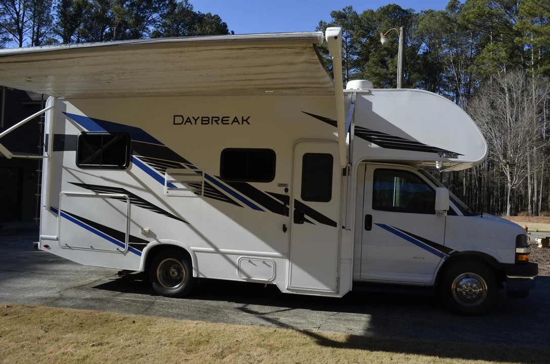 2019 Chevrolet Express - Image 20 of 23