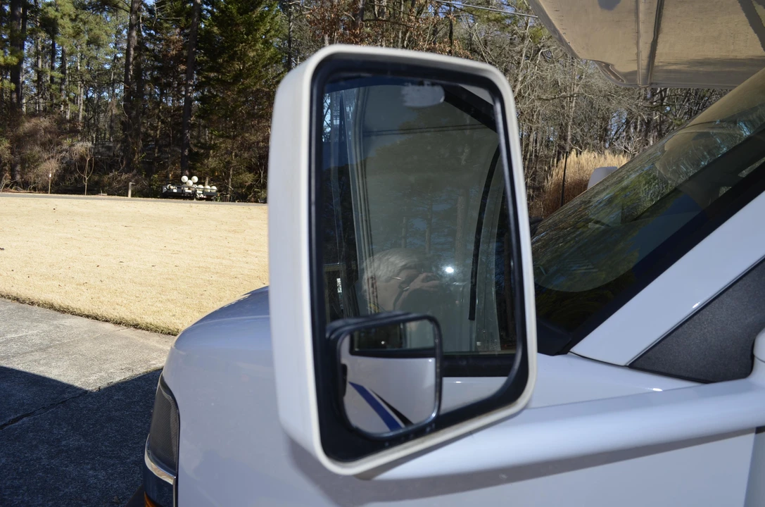 2019 Chevrolet Express - Image 12 of 23