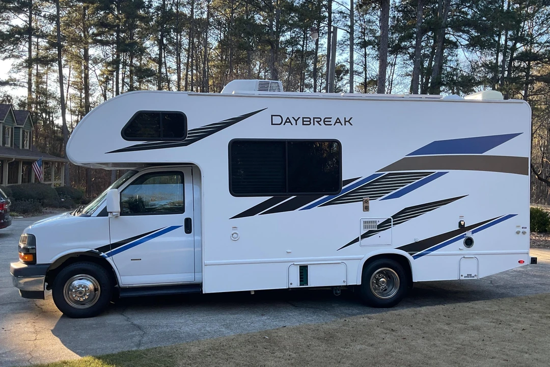2019 Chevrolet Express - Image 3 of 23