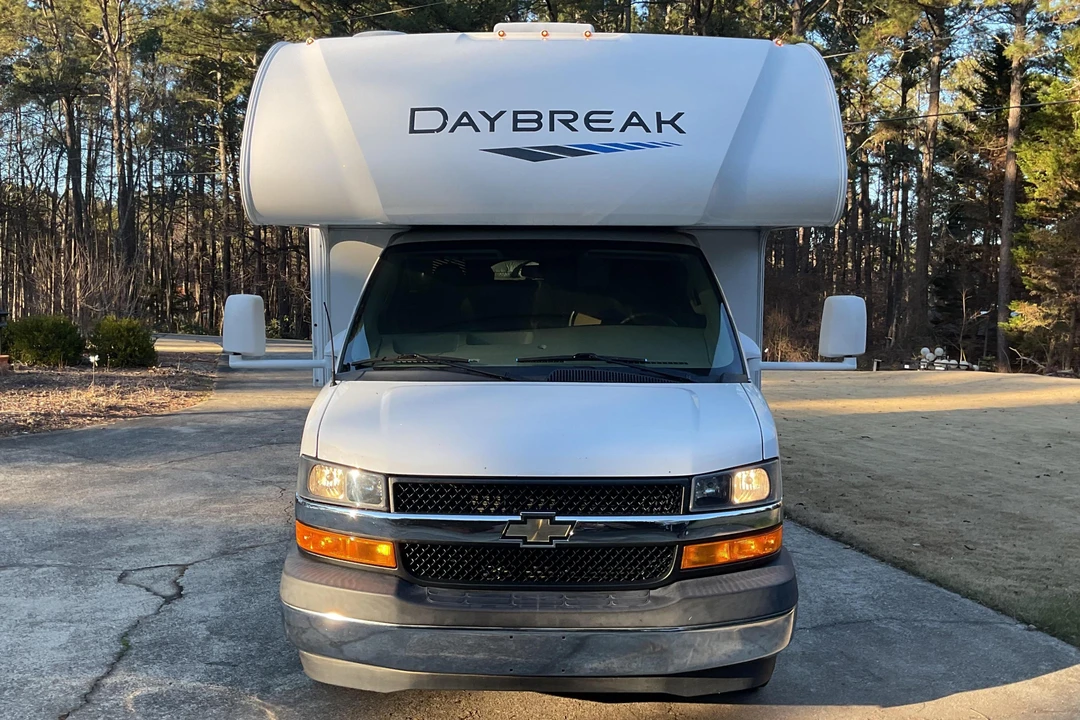 2019 Chevrolet Express - Image 2 of 23
