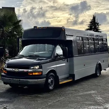 2019 Chevrolet Express 4500 21 Passenger Bus
