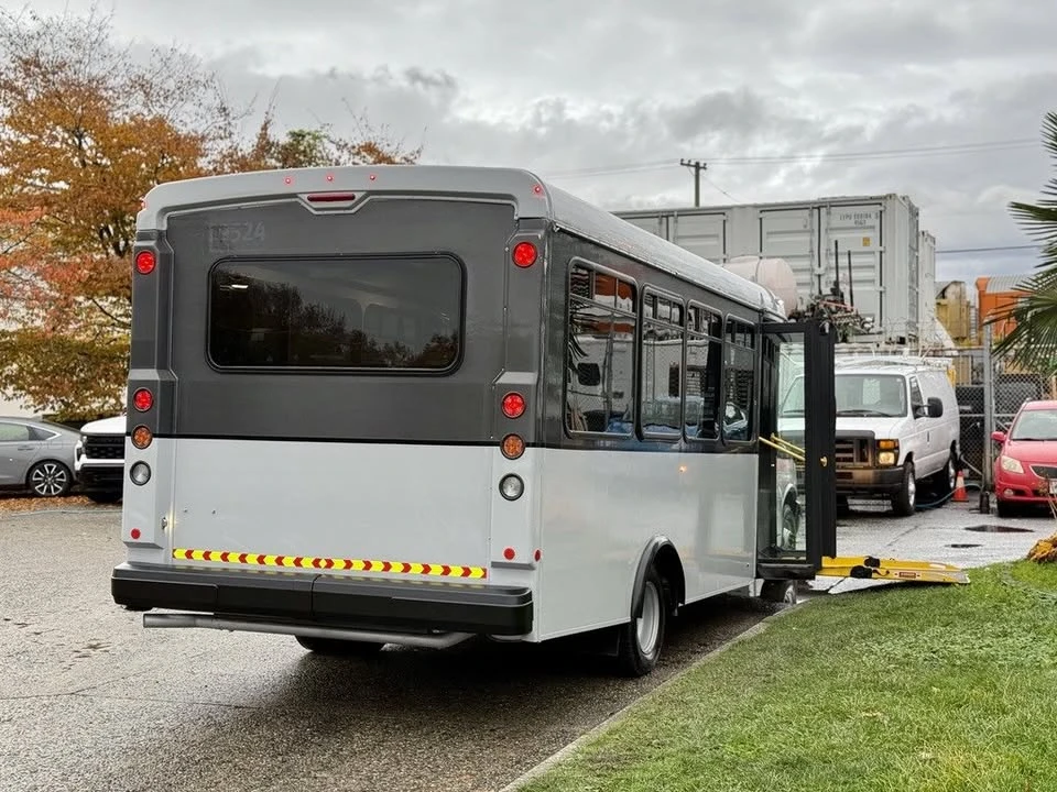 2019 Chevrolet Express - Image 7 of 20