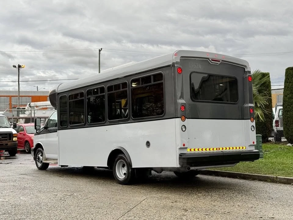 2019 Chevrolet Express - Image 4 of 20