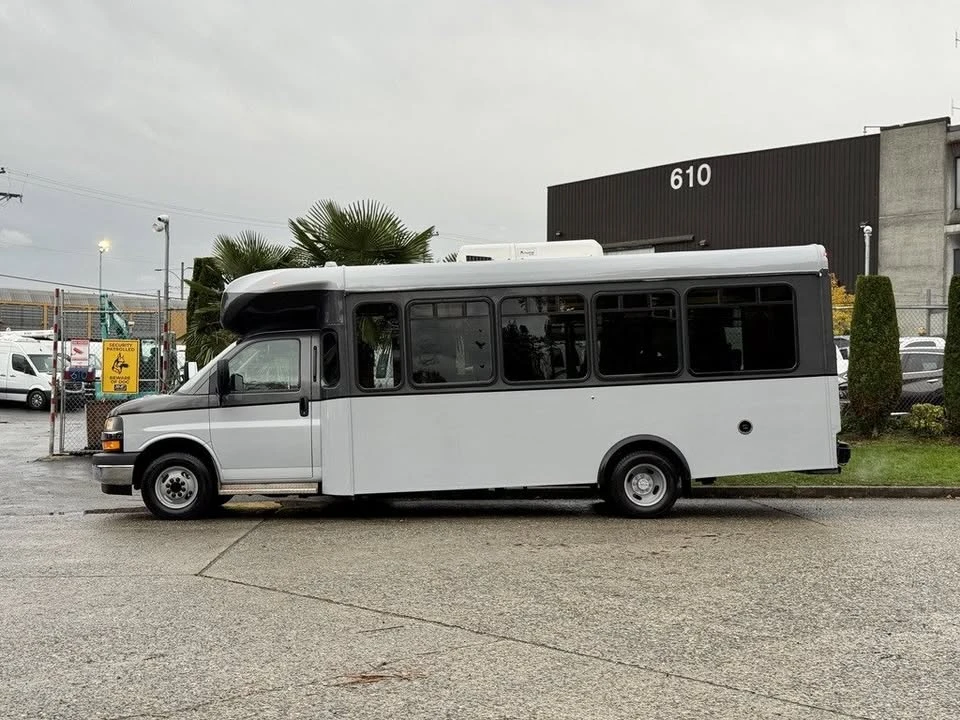 2019 Chevrolet Express - Image 3 of 20