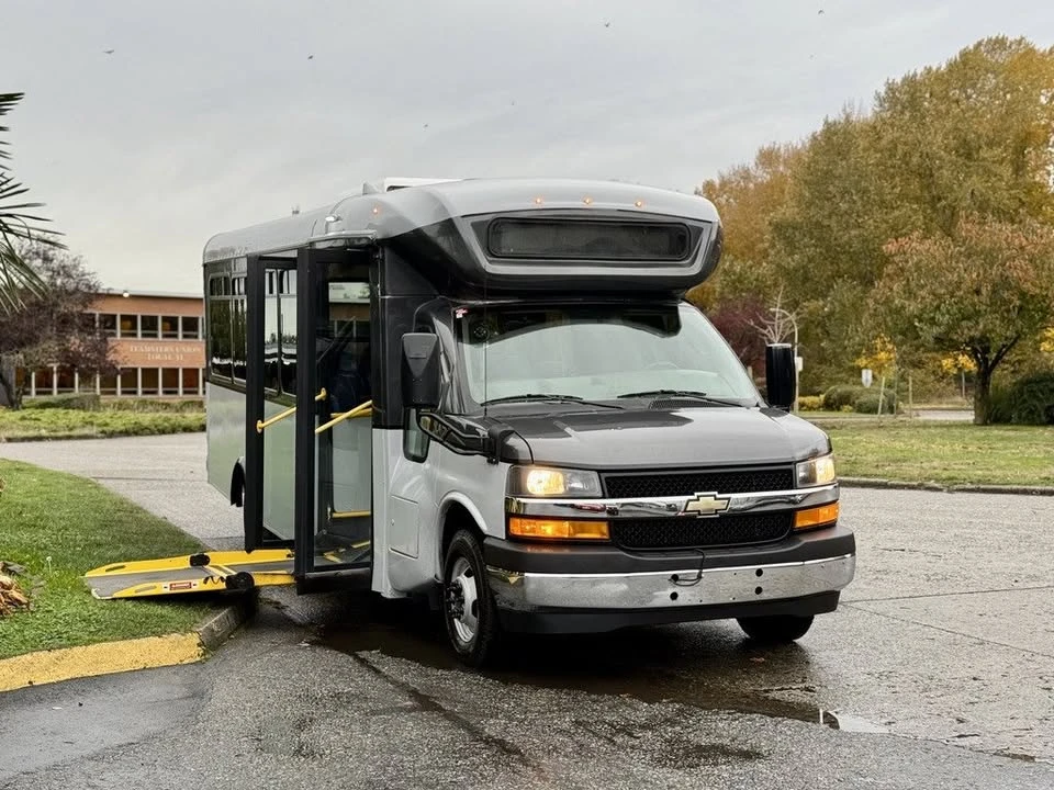 2019 Chevrolet Express - Image 10 of 20