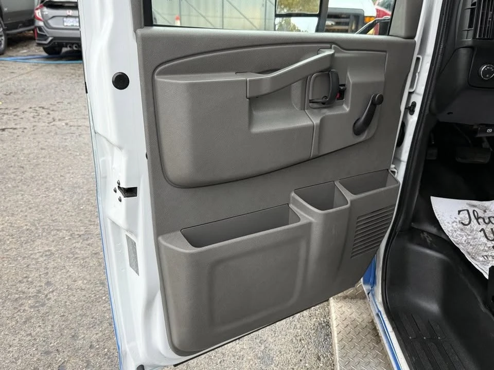2019 Chevrolet Express - Image 19 of 20