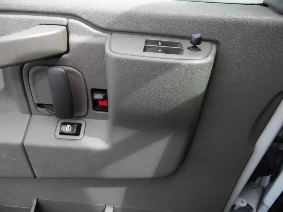 2019 Chevrolet Express - Image 21 of 21