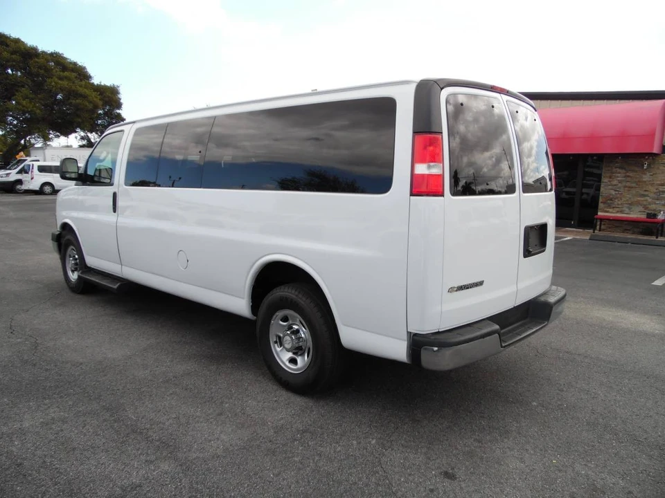 2019 Chevrolet Express - Image 5 of 21