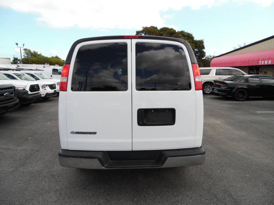 2019 Chevrolet Express - Image 6 of 21