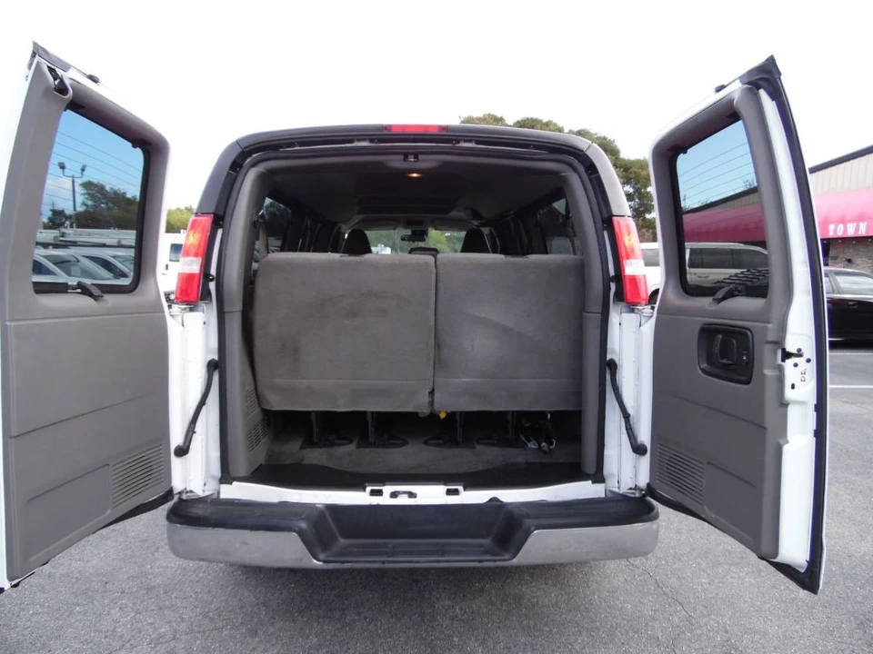 2019 Chevrolet Express - Image 7 of 21