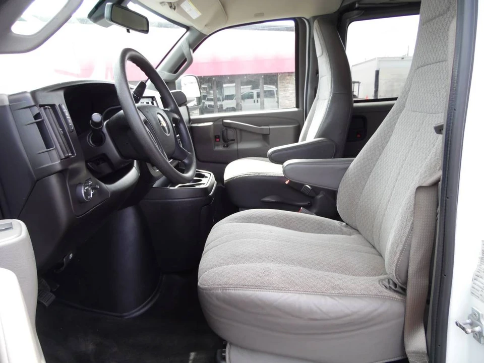 2019 Chevrolet Express - Image 14 of 21