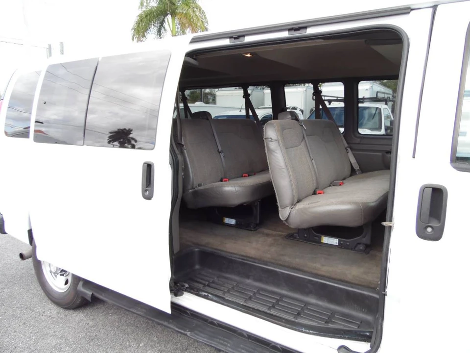 2019 Chevrolet Express - Image 9 of 21