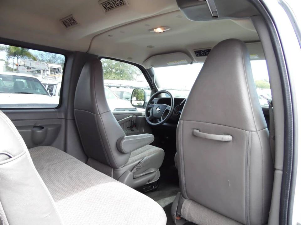 2019 Chevrolet Express - Image 12 of 21