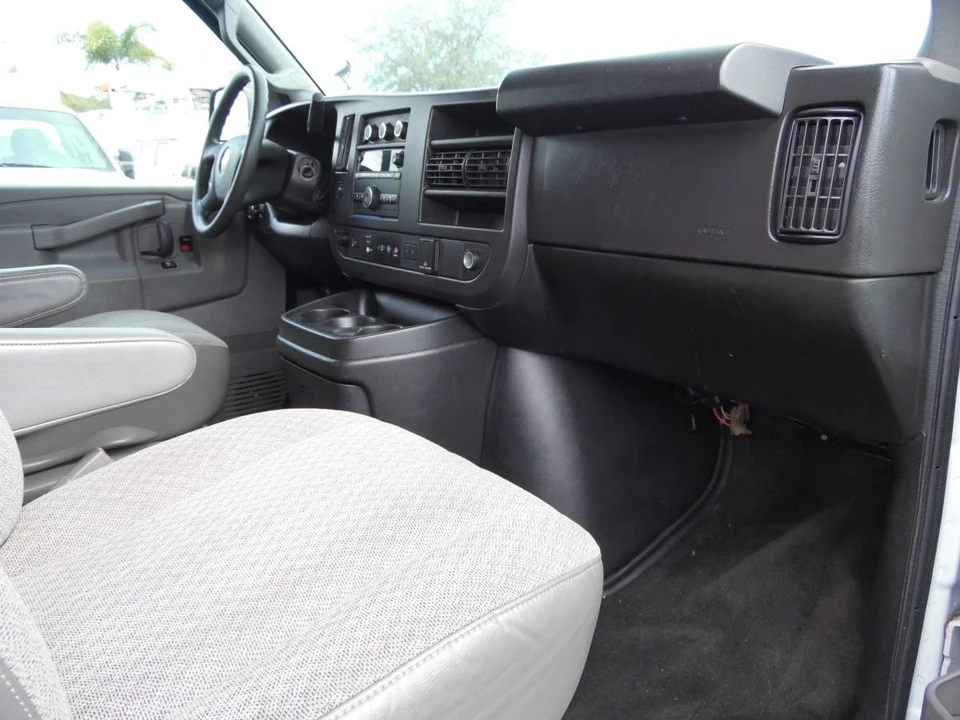 2019 Chevrolet Express - Image 19 of 21