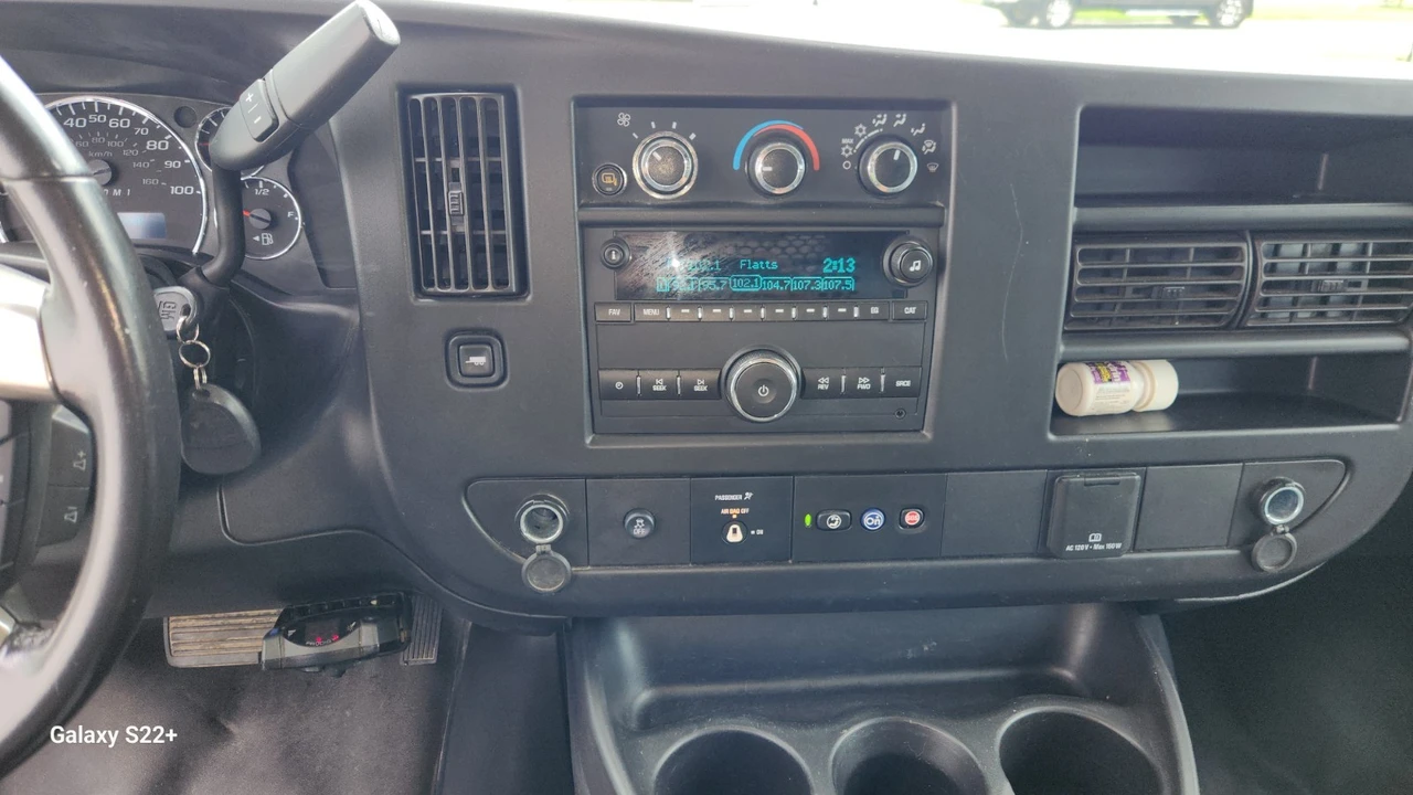 2019 Chevrolet Express - Image 7 of 12