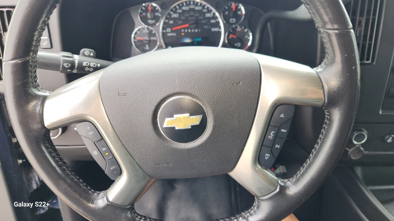 2019 Chevrolet Express - Image 6 of 12