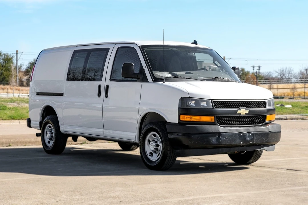 2019 Chevrolet Express - Image 7 of 21
