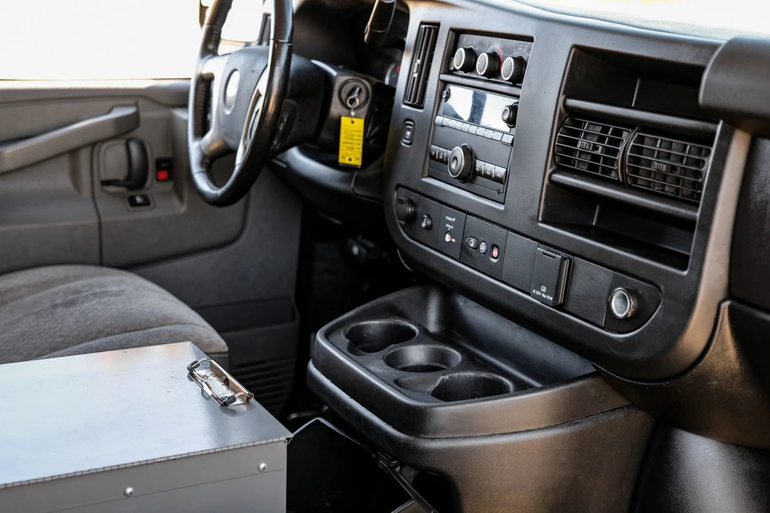2019 Chevrolet Express - Image 20 of 21