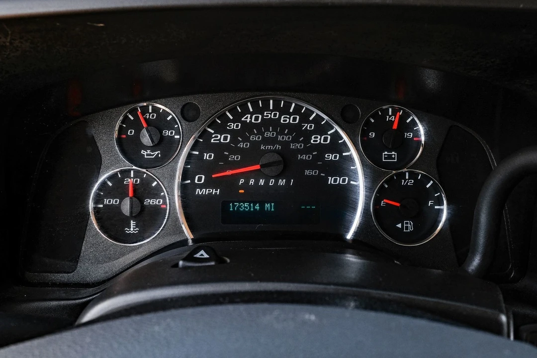 2019 Chevrolet Express - Image 17 of 21