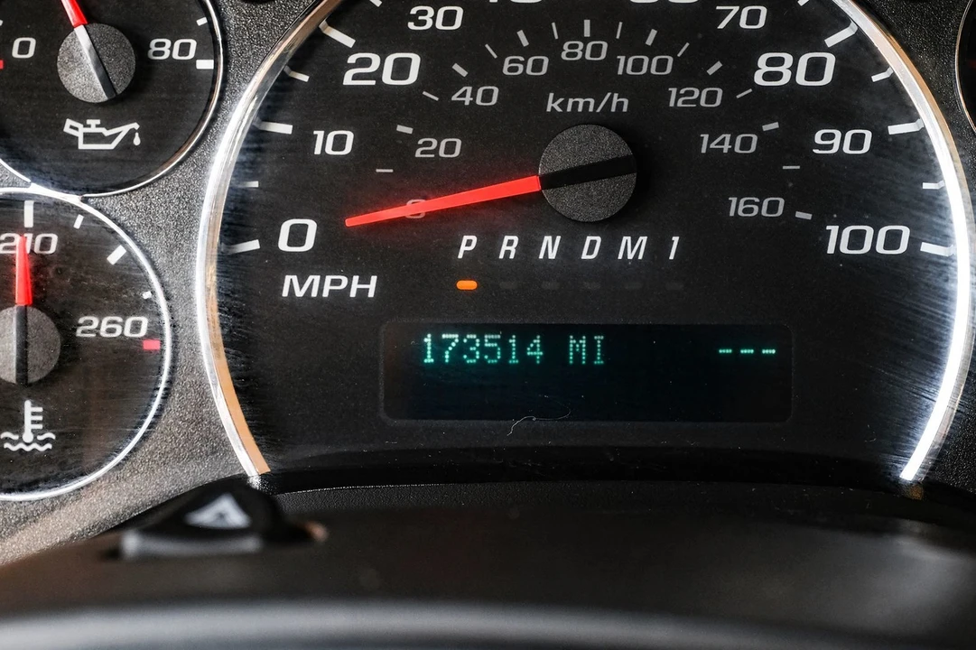 2019 Chevrolet Express - Image 18 of 21