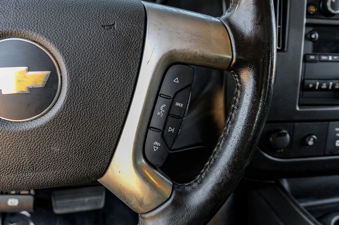 2019 Chevrolet Express - Image 16 of 21