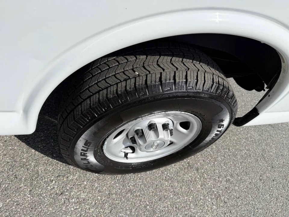 2019 Chevrolet Express - Image 16 of 21