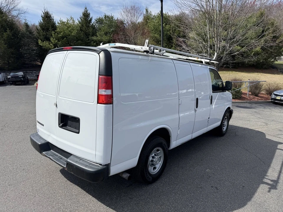 2019 Chevrolet Express - Image 5 of 21
