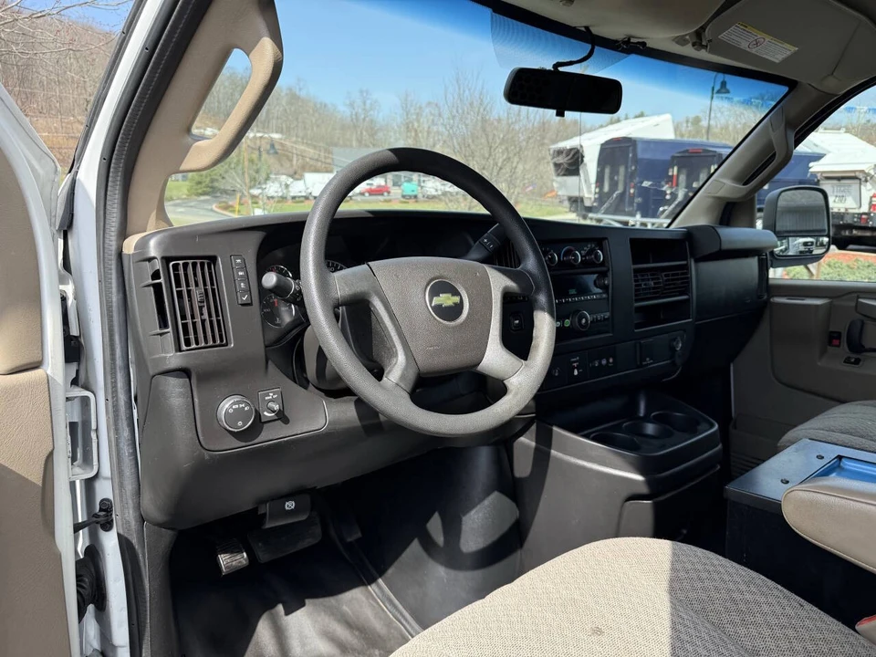 2019 Chevrolet Express - Image 19 of 21