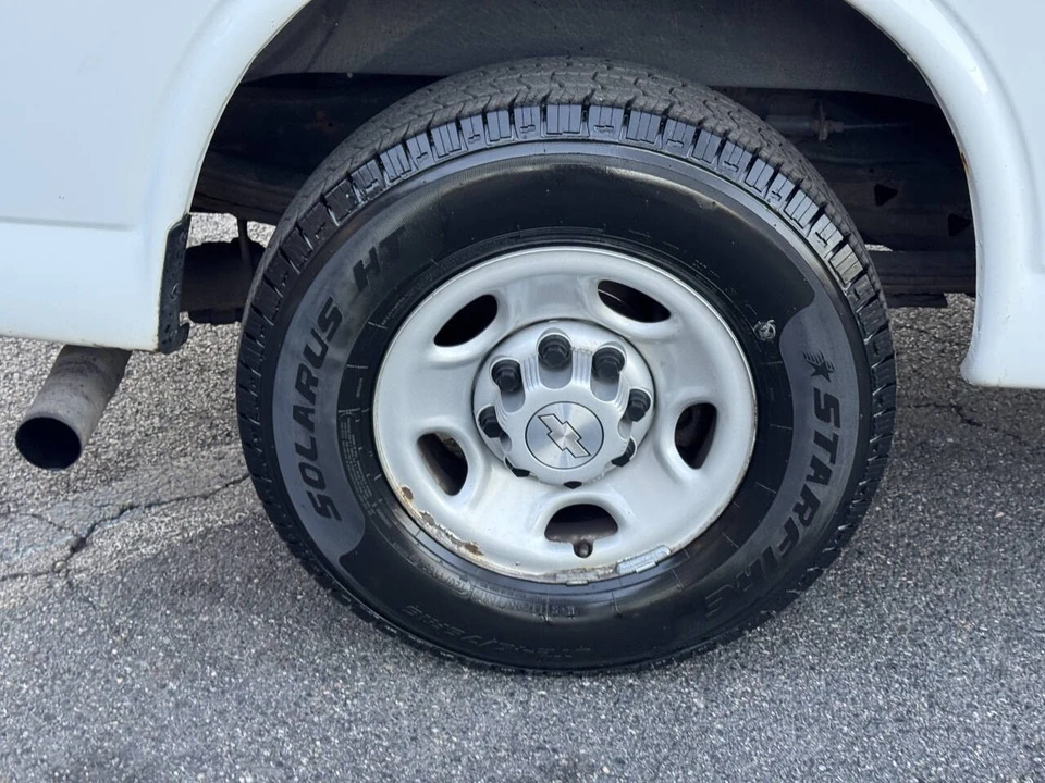 2019 Chevrolet Express - Image 13 of 21