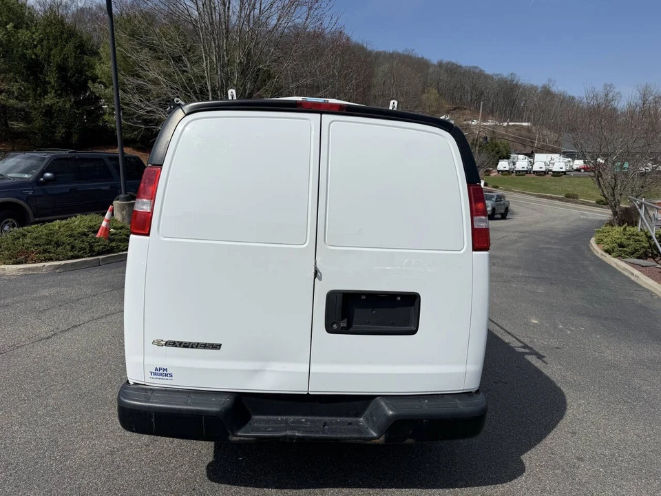2019 Chevrolet Express - Image 6 of 21