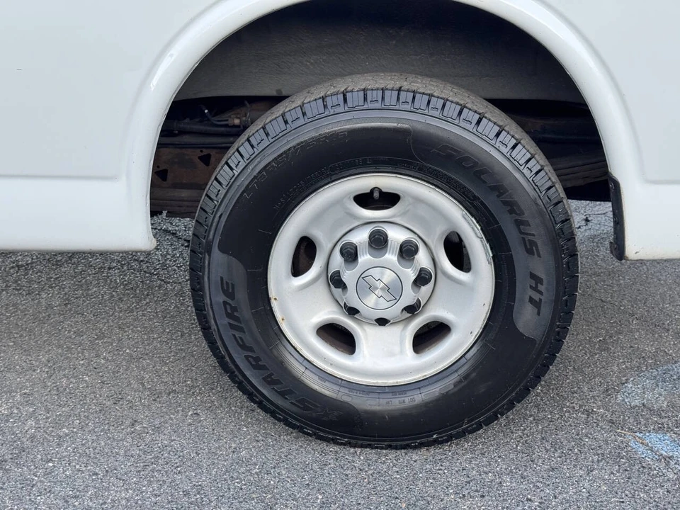 2019 Chevrolet Express - Image 8 of 21