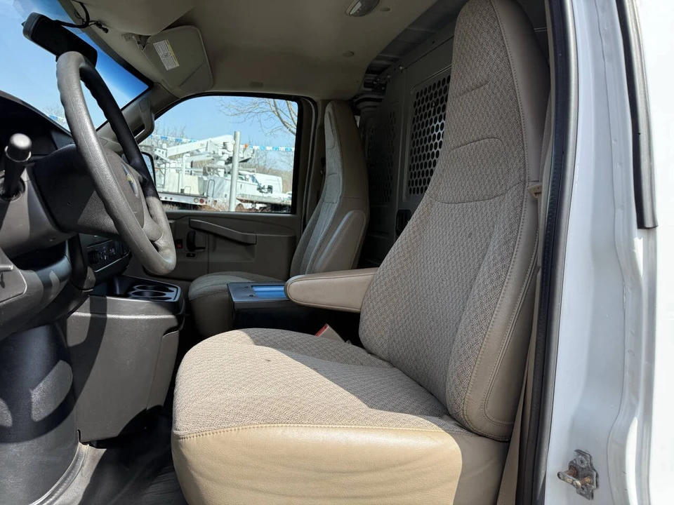 2019 Chevrolet Express - Image 18 of 21