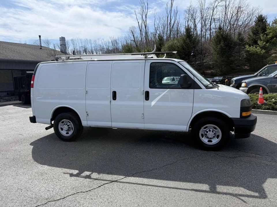 2019 Chevrolet Express - Image 4 of 21