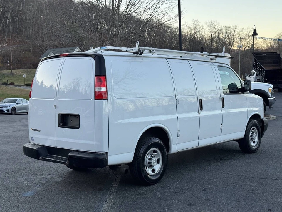 2019 Chevrolet Express - Image 11 of 21
