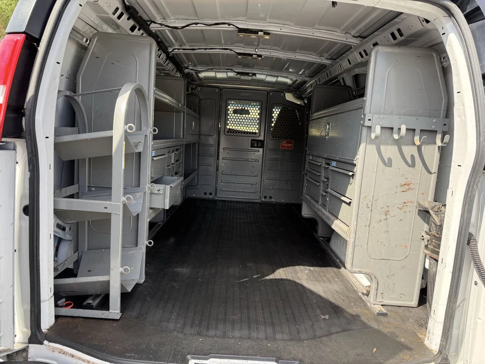 2019 Chevrolet Express - Image 12 of 21