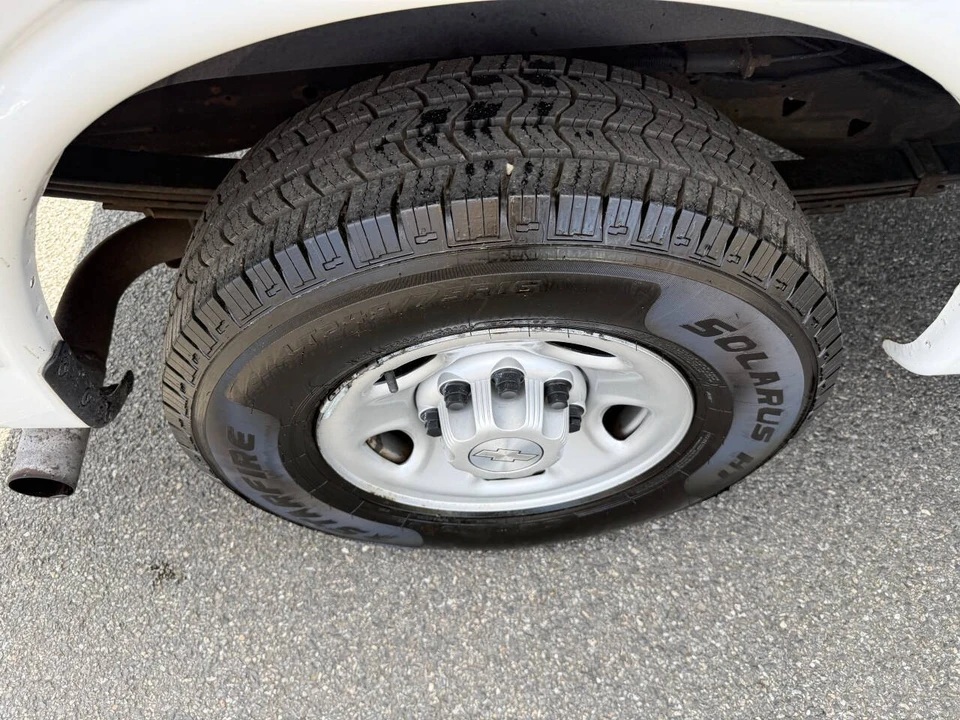 2019 Chevrolet Express - Image 11 of 21