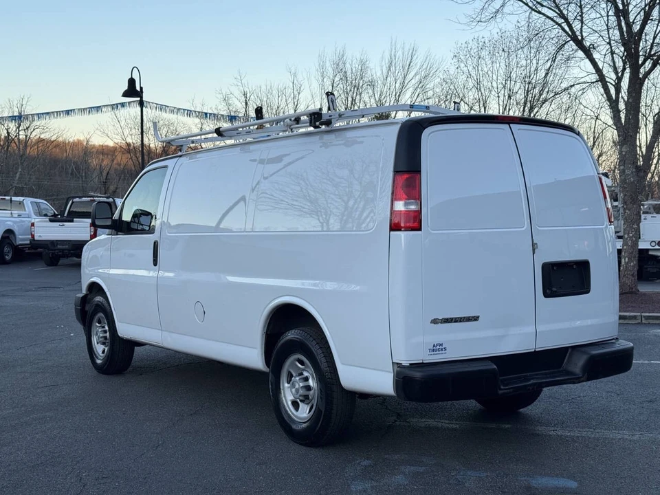 2019 Chevrolet Express - Image 4 of 21