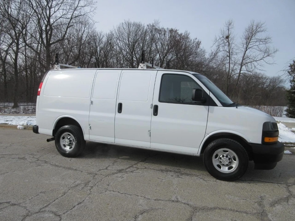 2019 Chevrolet Express - Image 5 of 21
