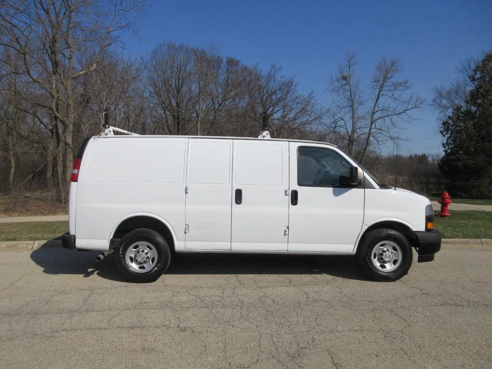 2019 Chevrolet Express - Image 14 of 21