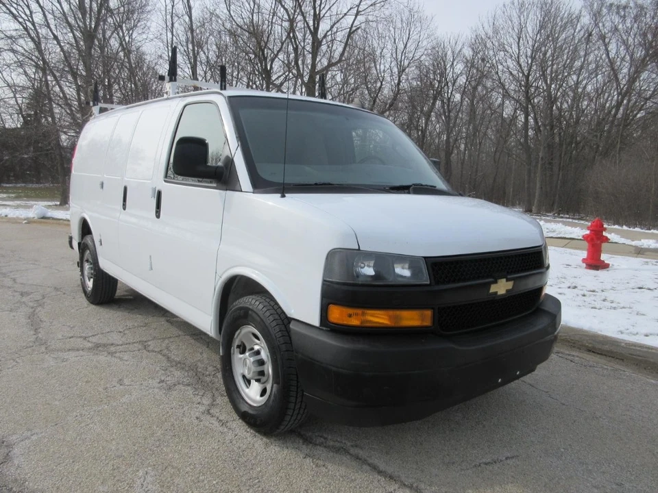 2019 Chevrolet Express - Image 14 of 21