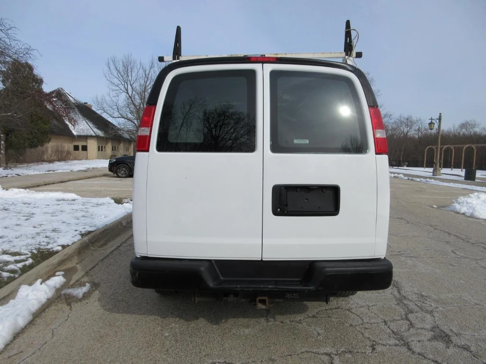 2019 Chevrolet Express - Image 9 of 21