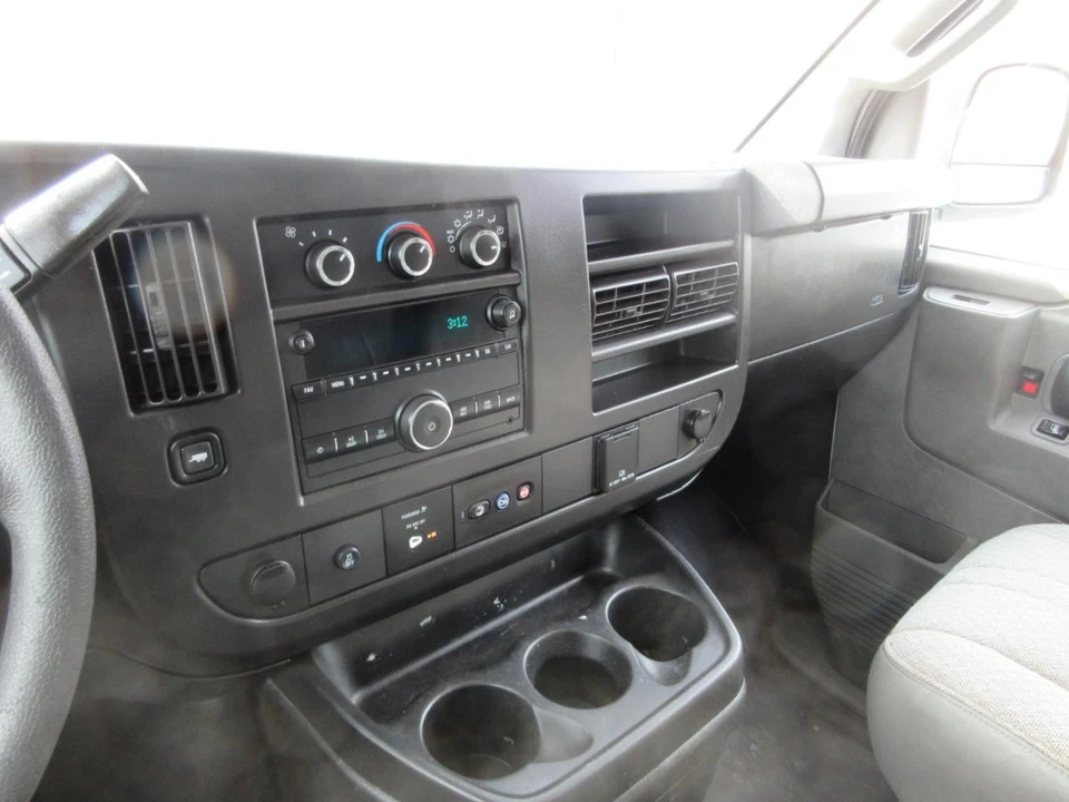 2019 Chevrolet Express - Image 19 of 21