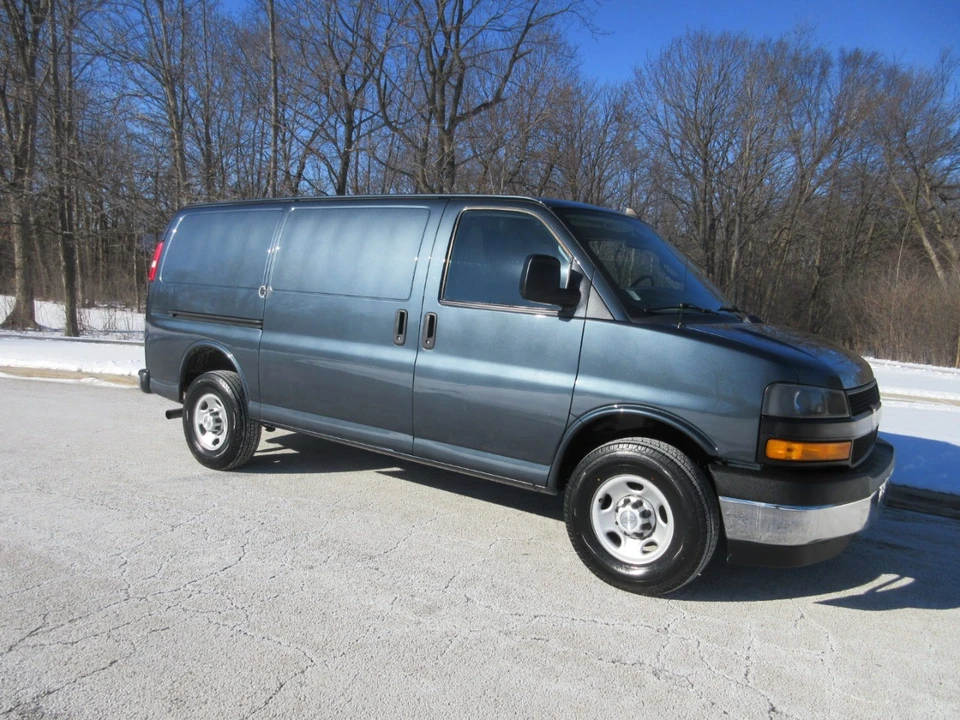 2019 Chevrolet Express - Image 3 of 21