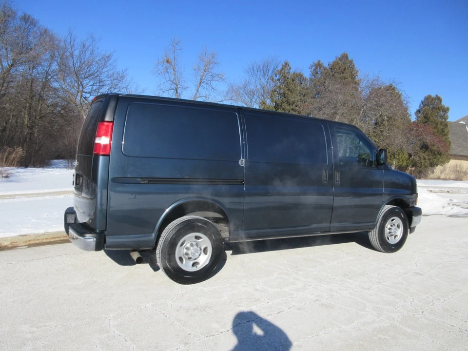 2019 Chevrolet Express - Image 7 of 21