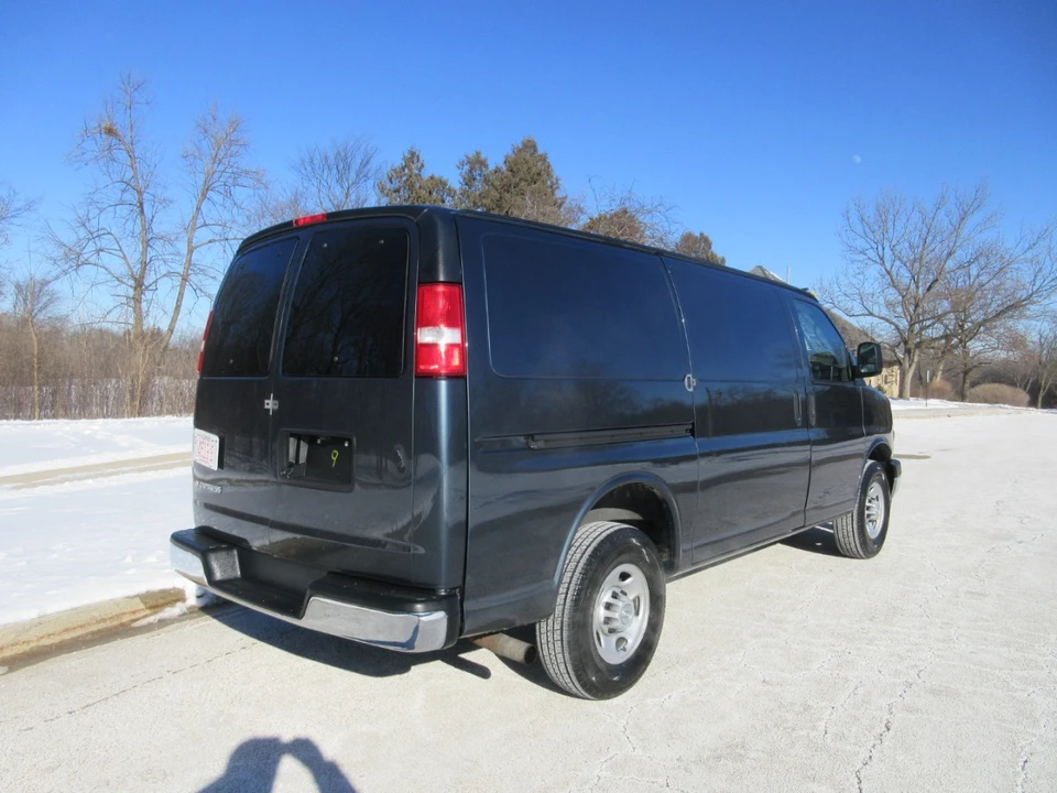 2019 Chevrolet Express - Image 14 of 21