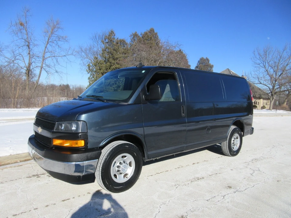 2019 Chevrolet Express - Image 2 of 21