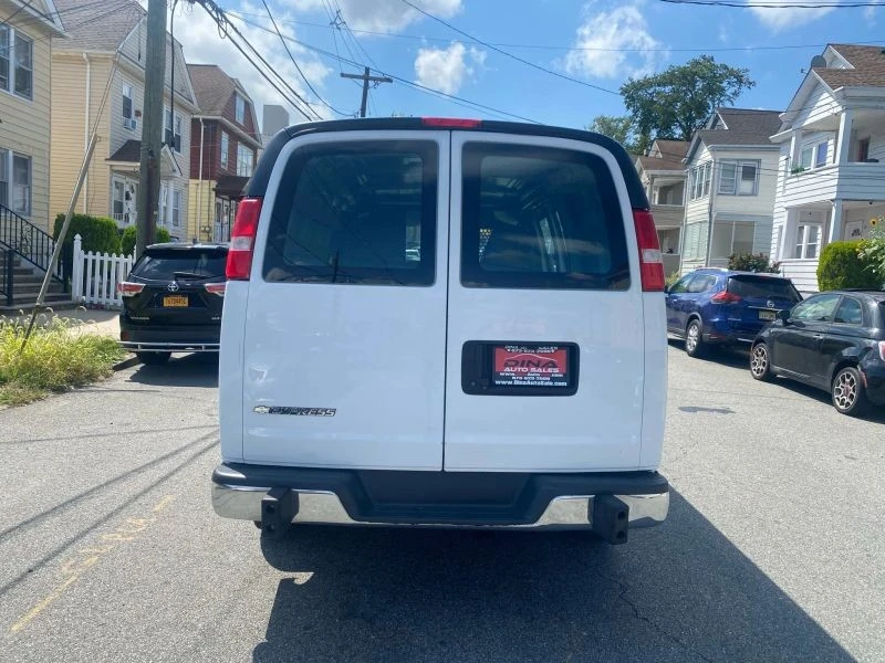 2019 Chevrolet Express - Image 6 of 12