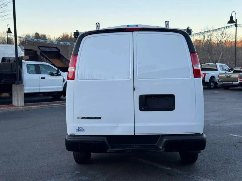 2019 Chevrolet Express - Image 10 of 12